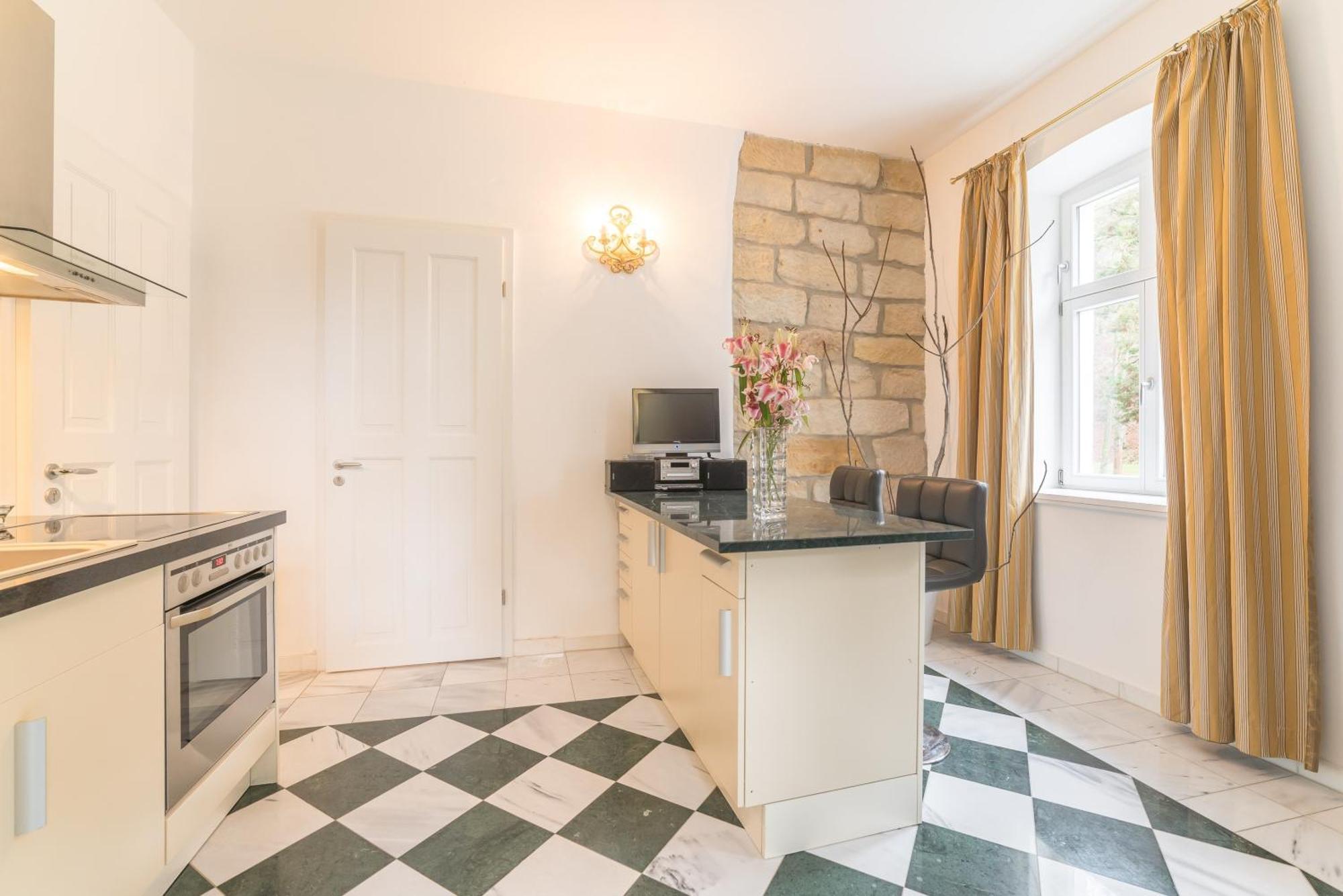 Charming Apartment With Terrace In Bad Schandau 55 Sqm Parking Luaran gambar