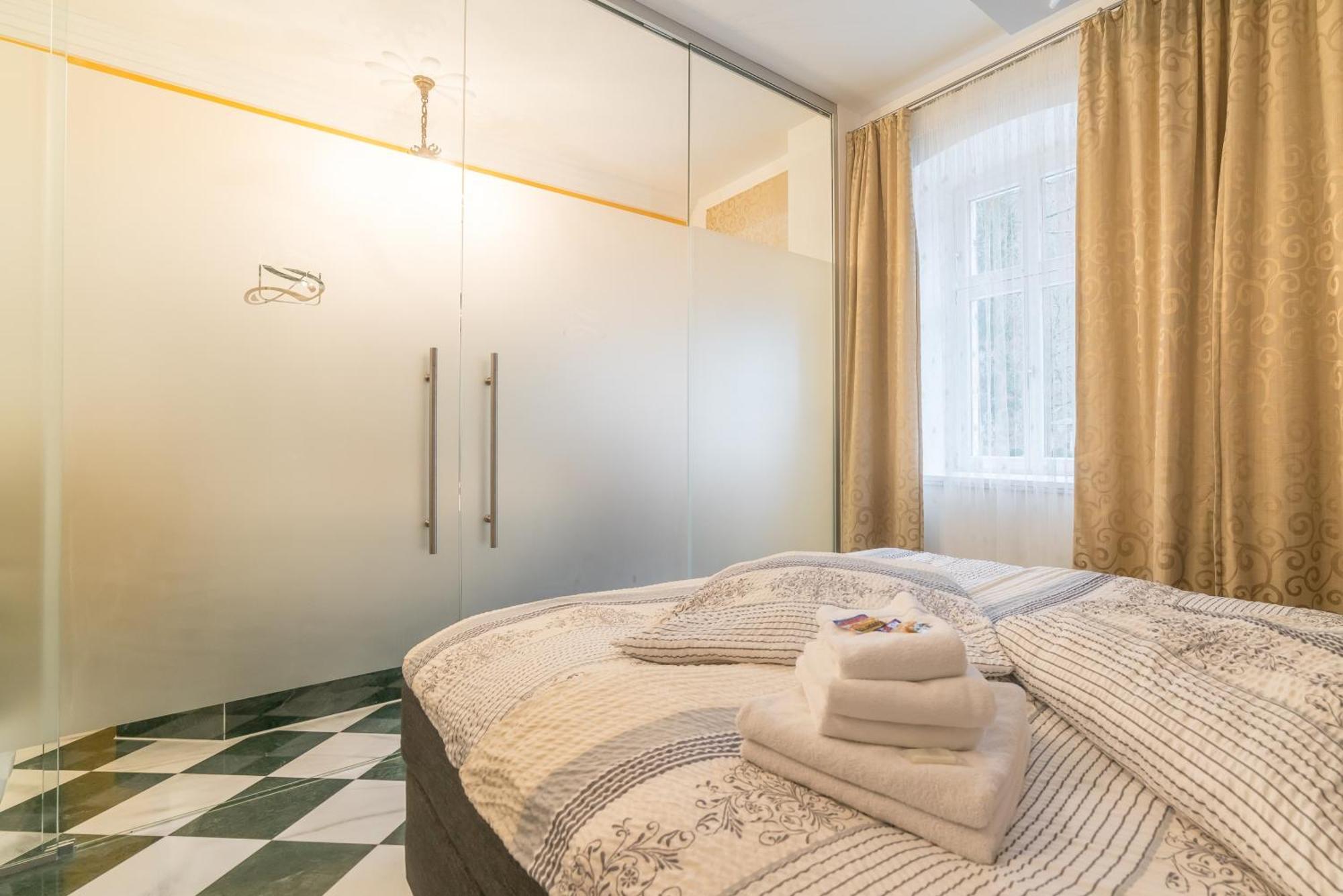Charming Apartment With Terrace In Bad Schandau 55 Sqm Parking Luaran gambar